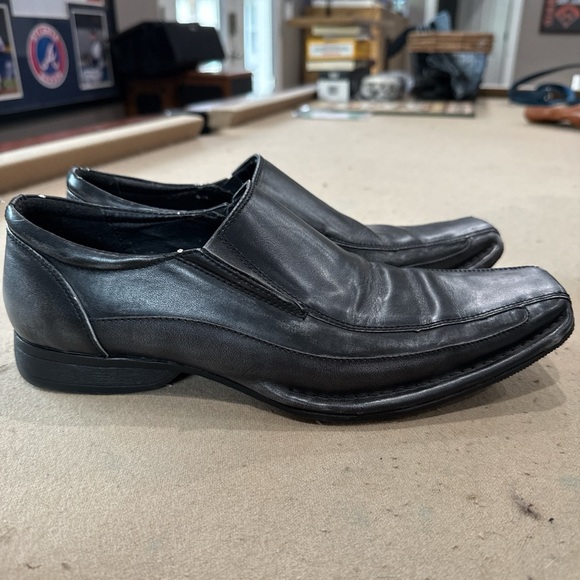 Rock & Republic Black Leather Slip-On Loafers - Picture 4 of 7